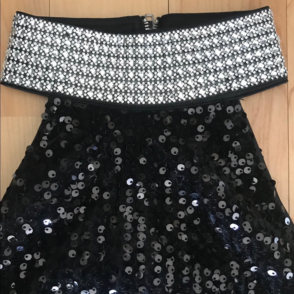 Dress - Picture 3 of 6